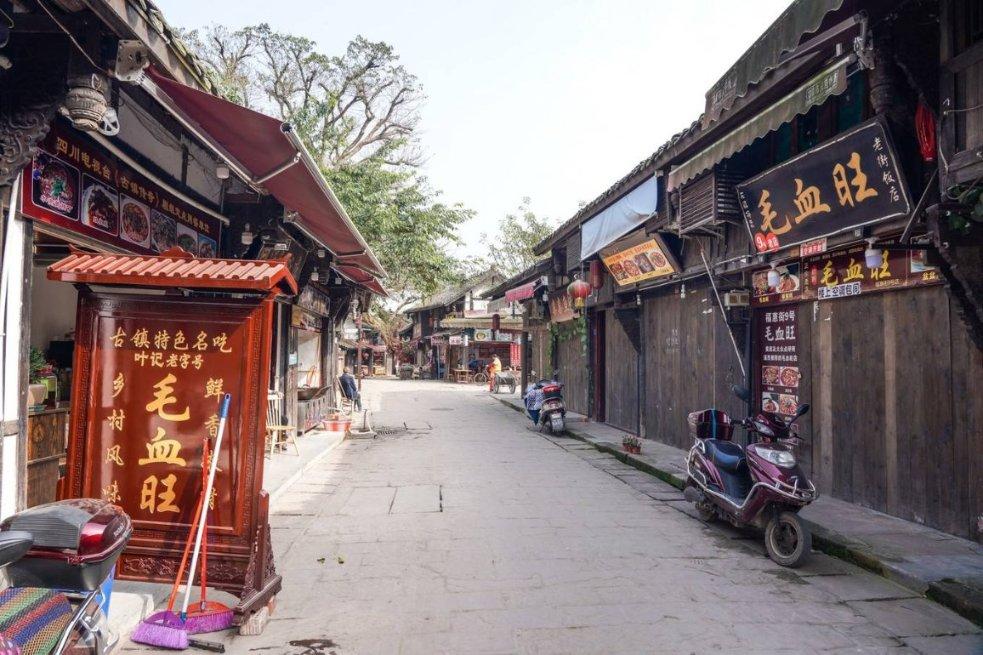 大堡子墓葬群!占地27万平方米,被数千人盗掘,仍出土大量宝藏